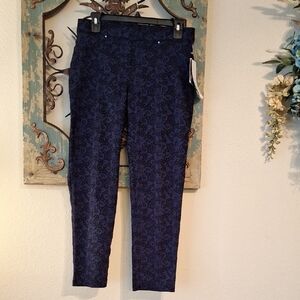 89th & Madison Navy Patterned Cropped Pants. NWT Size S